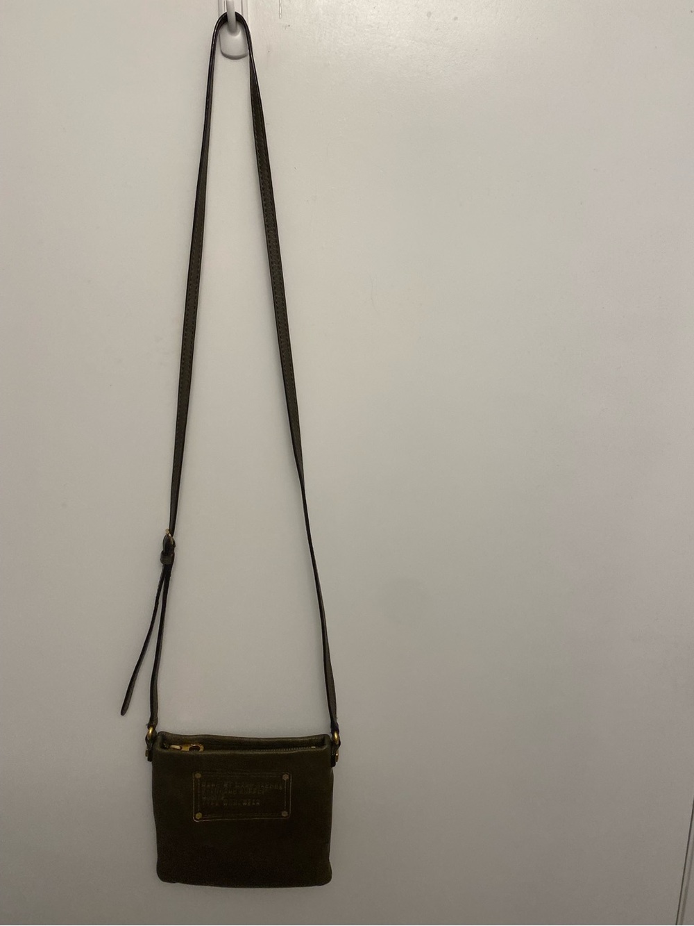 Marc by Marc Jacobs Dark Gray Leather Crossbody with Gold Logo - Picture 2 of 6